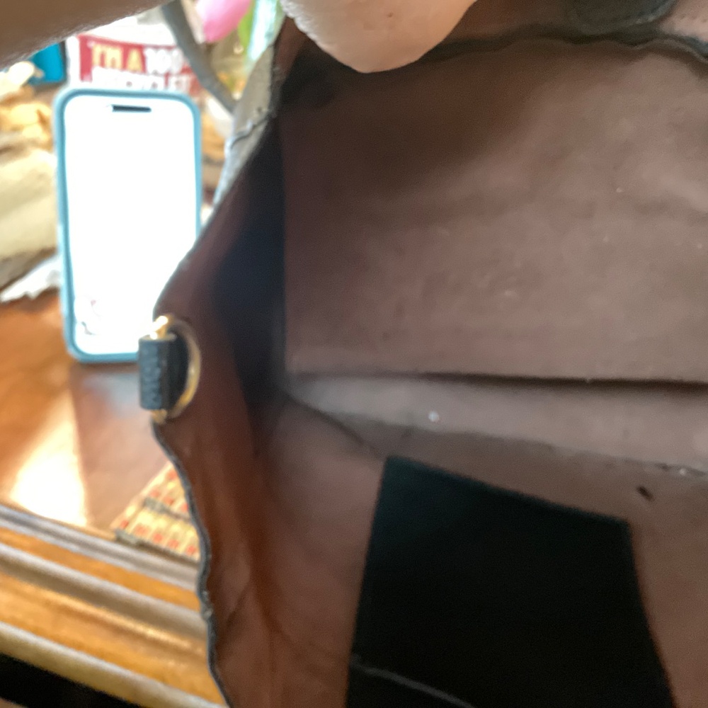 Steve Madden Shoulder bag, no strap with leopard scarf . - Picture 4 of 6